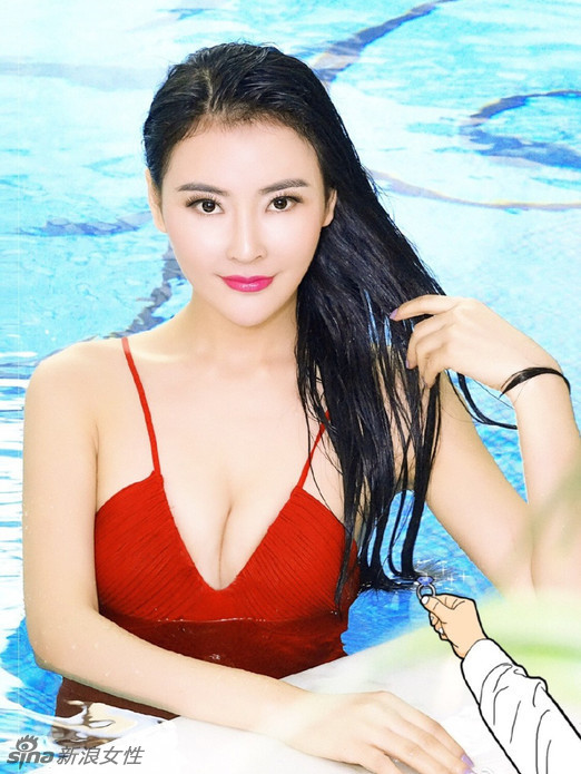 上交大女神吴丹性感美照集 前凸后翘魔鬼身材