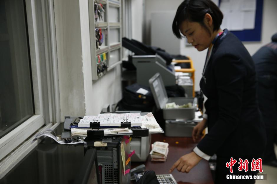 春运前夕北京地铁西红门站职工的一天