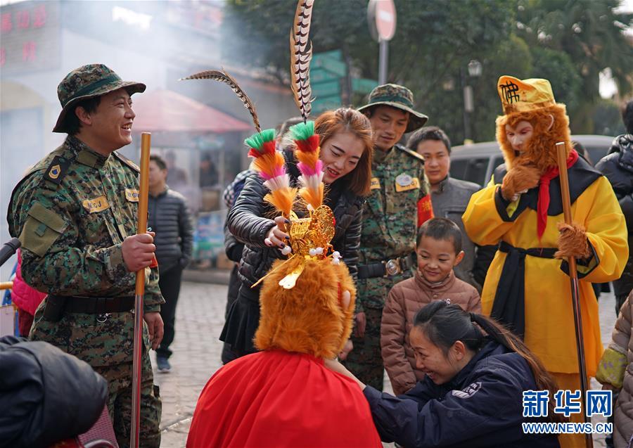 CHINA-CHONGQING-MONKEY-PATROL (CN)