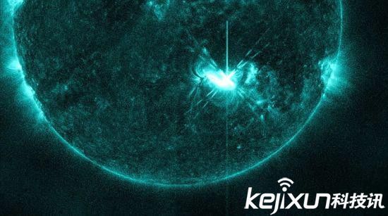 太阳耀斑充满危险 巨型ufo保护地球免受伤害