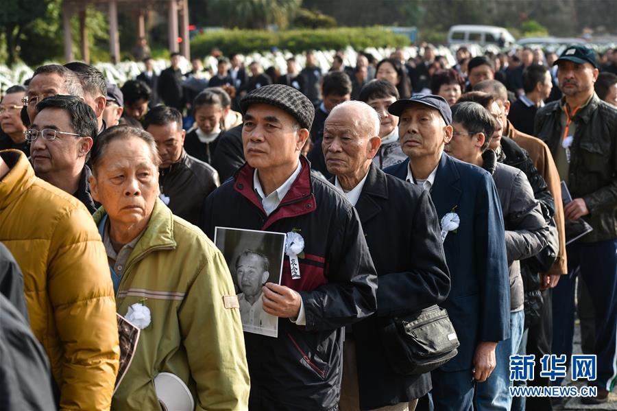 （社会）（2）袁庚遗体告别仪式在深圳举行