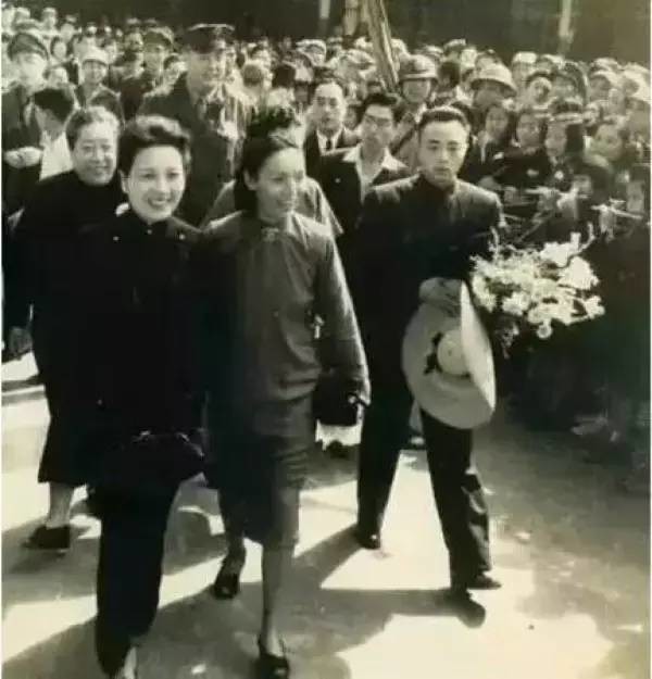 她是张学良一生伤害最深的女人！被逼离婚,痛割双乳,远走美国,客死他乡