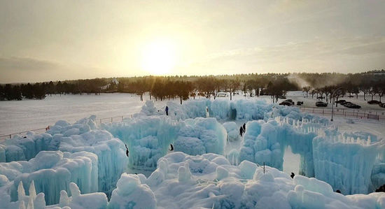 加拿大公园打造现实版“冰雪奇缘”城堡