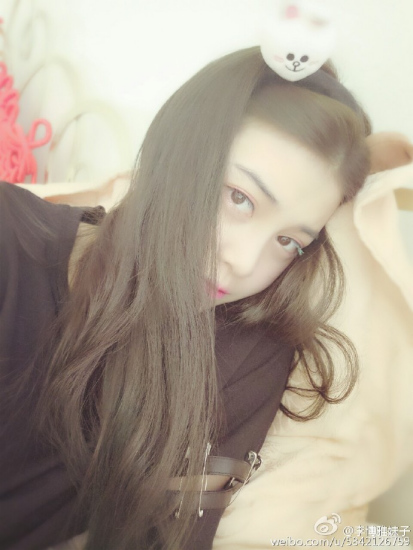 95后冰壶美女戴卡通发卡卖萌网友:睫毛好美（图）