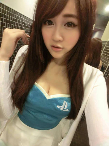 英语老师兼职做Showgirl 30多万人追随着她