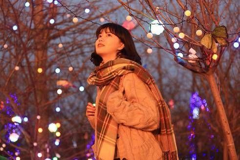 成都女孩酷似高圆圆 引市民围观(图)