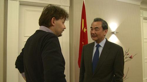 王毅：坚决反对借半岛核问题侵害中国正当权益