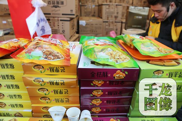 金桔酥、芒果酥等台湾特色美食亮相第五届台湾映像魅力展。千龙网王路摄