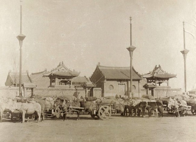 1895年，甲午战争，离开牛庄的行李车