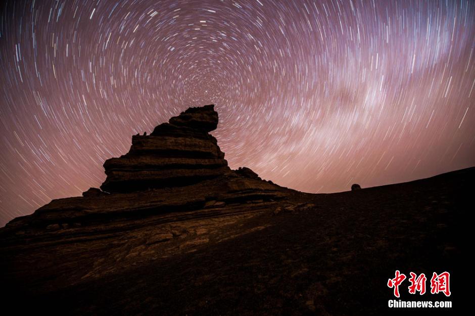 敦煌雅丹地貌呈大漠与星空辉映美景d
