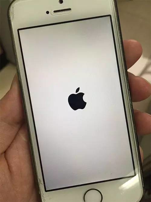 吓尿！网曝iPhone这样设置会变砖！小编作死实测，手机真的挂了……