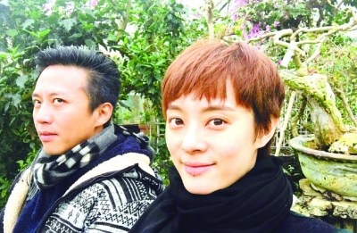 明星情人节秀恩爱：孙俪邓超出游贾乃亮夫妇晒腿