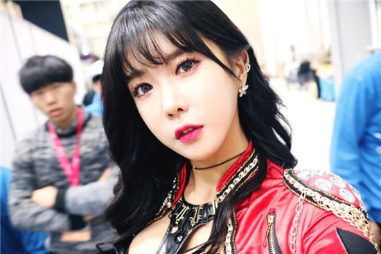 斗鱼tv许允美直播蹲起训练不惧走光 盘点她那些