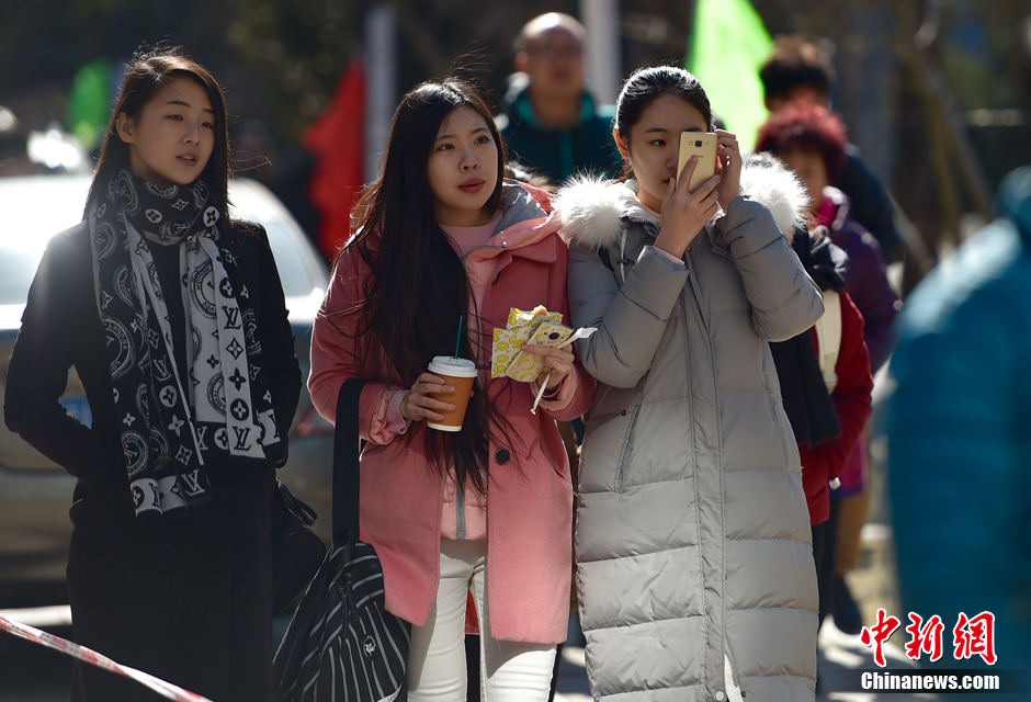 北影艺考日 美颜遍布校园