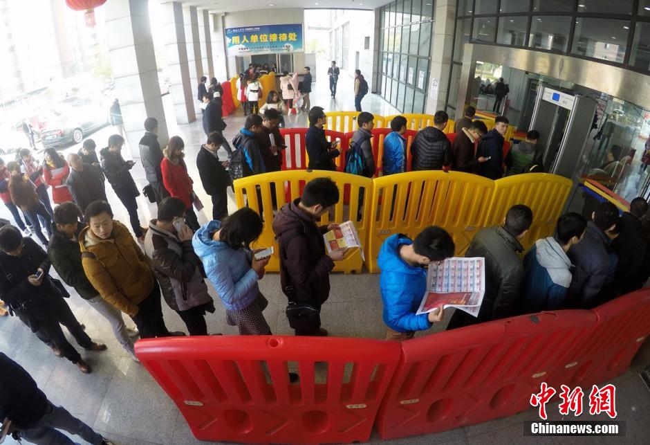 湖南长沙节后现“用工荒” 供需陷两难