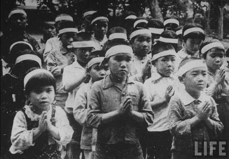 为父母祈祷的日本学生