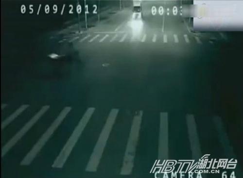 河北诡异车祸(动图) 揭全球超诡异车祸现场惊爆眼球(组图)