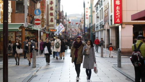 英报：中国游客购物大巴激增日本人抱怨停车混乱