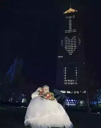 cqpinglun2016021703