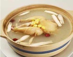 鸡汤虽有营养 喝不好反而“弄巧成拙”