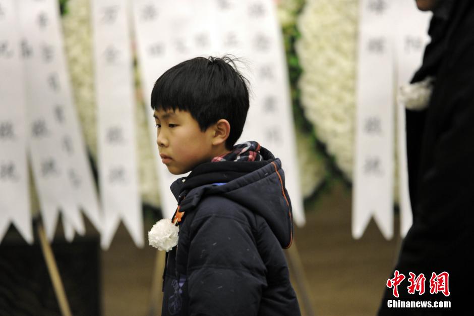 阎肃追悼会举行 各界人士送别