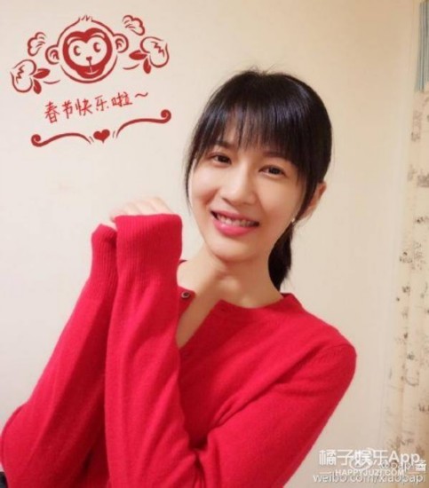 2016最红的网红逗逼美女 形似徐静蕾-千龙网·