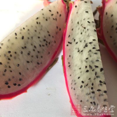 火龙果营养丰富对孕妇缓解上火的症状有很好的帮助