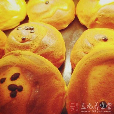 包括麦片粥、全麦饼干、全麦面包等