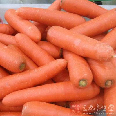 维生素存在于多种食物中，如胡萝卜