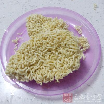 每天都吃这种面会让肠道腐烂
