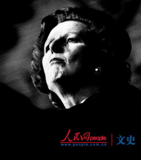【1980年代】1983年3月，准备连任的玛格丽特·撒切尔，颇有丘吉尔的气势。两个月后这位铁娘子赢得了连任，并且强化了改变英国政治面貌的手段。