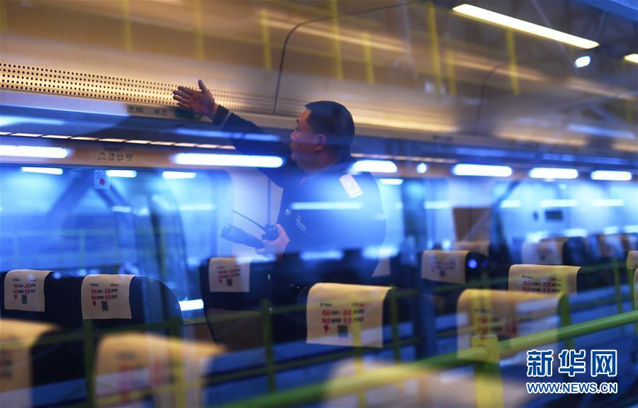 （关注春运）（2）忙碌的春运“夜行者”