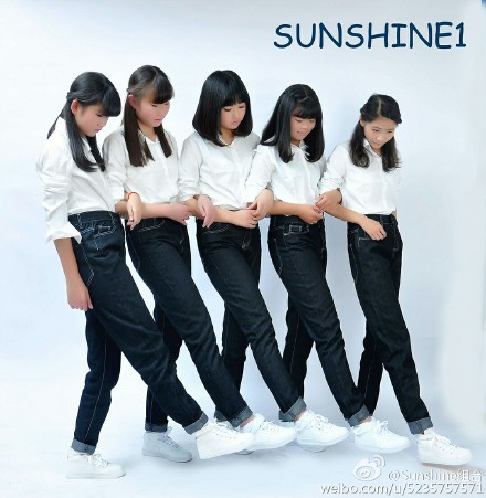 亳州5人高中生女团Sunshine。图片来源：青春校园女子组合sunshine官方微博