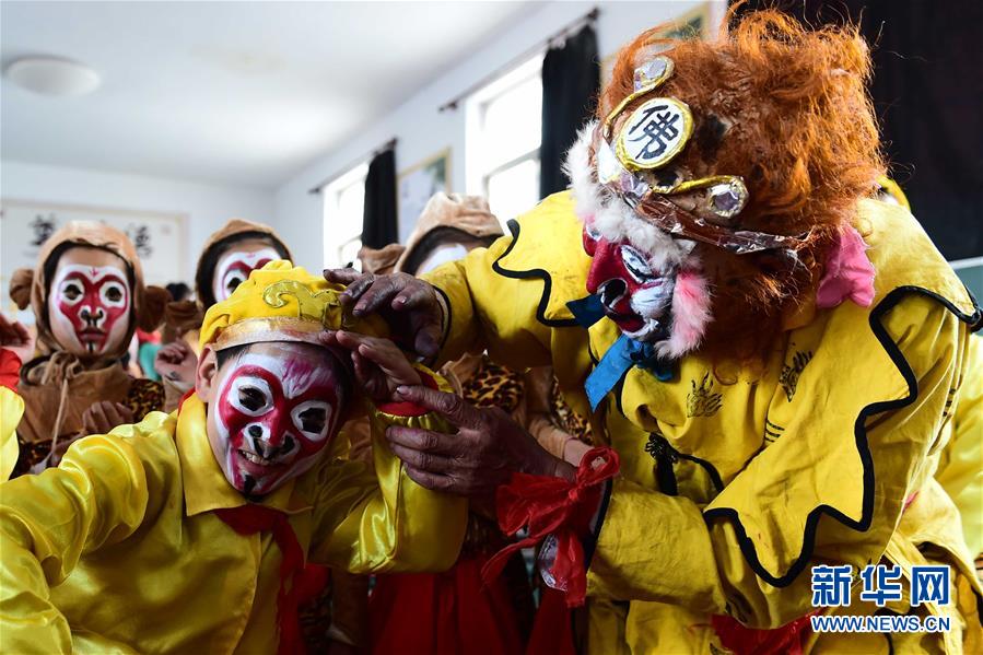 （图片故事）（5）八旬“美猴王”言传身教进学堂
