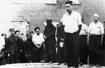 战犯在长春731细菌部队100炼人炉残迹前谢罪