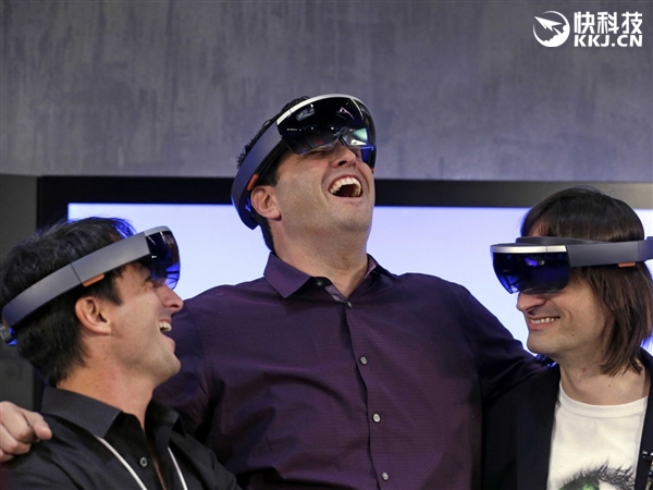 2万！微软全息眼镜Hololens上架：未来已来