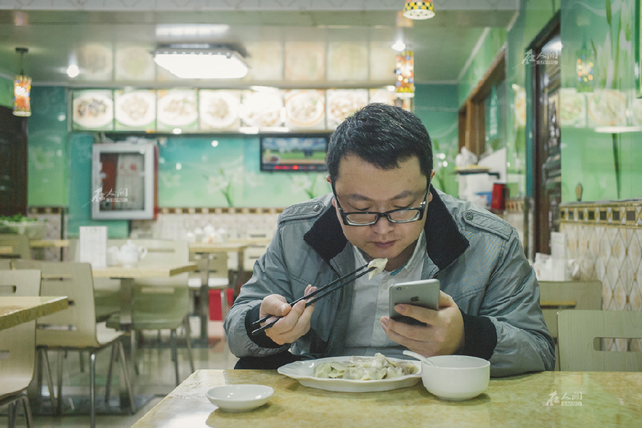 揭秘网红们:女主播年入百万 收入比肩一线明