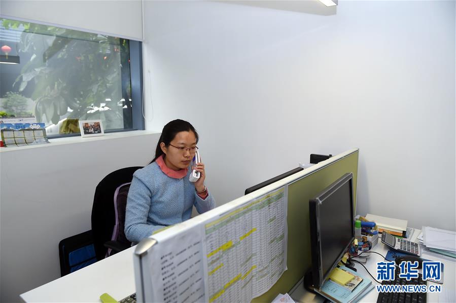 （代表委员在基层）（2）易凤娇：关注城市异地务工人员
