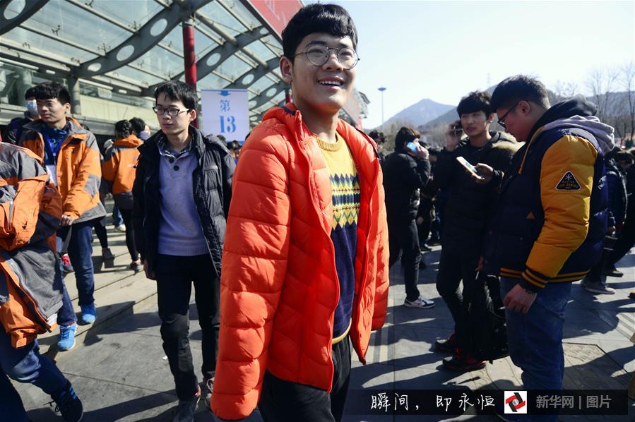 #（社会）（6）山东无臂考生参加艺考逐梦
