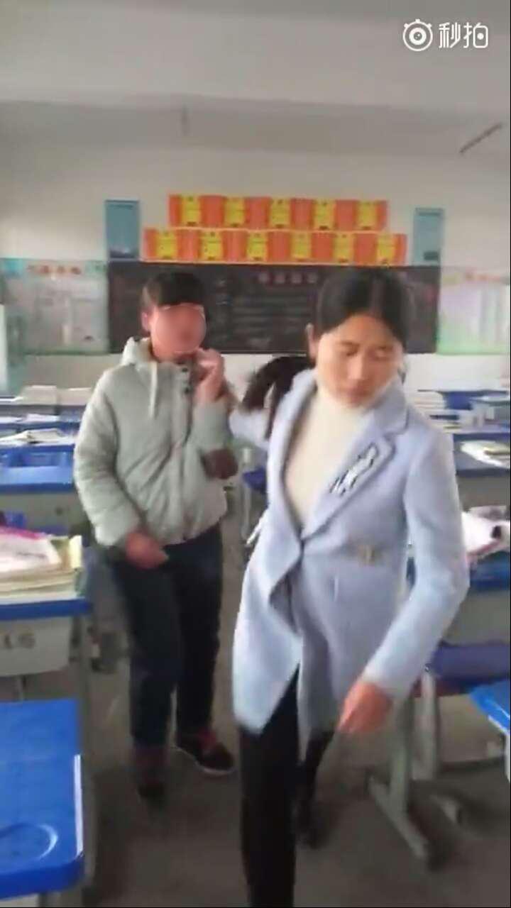 网传教师殴打学生