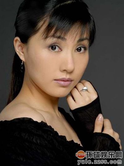 “同班不同命”北电96级12位美女现状：赵薇变富豪李佳嫁靳东