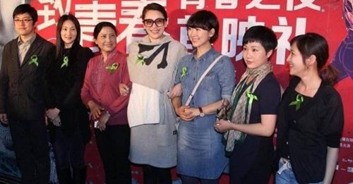 “同班不同命”北电96级12位美女现状：赵薇变富豪李佳嫁靳东