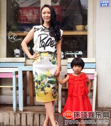“同班不同命”北电96级12位美女现状：赵薇变富豪李佳嫁靳东