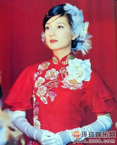 “同班不同命”北电96级12位美女现状：赵薇变富豪李佳嫁靳东