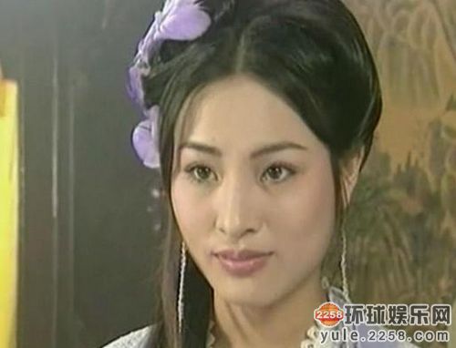 “同班不同命”北电96级12位美女现状：赵薇变富豪李佳嫁靳东