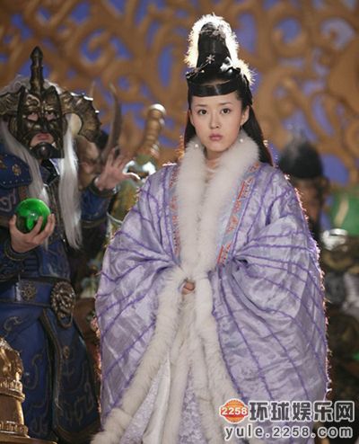 “同班不同命”北电96级12位美女现状：赵薇变富豪李佳嫁靳东