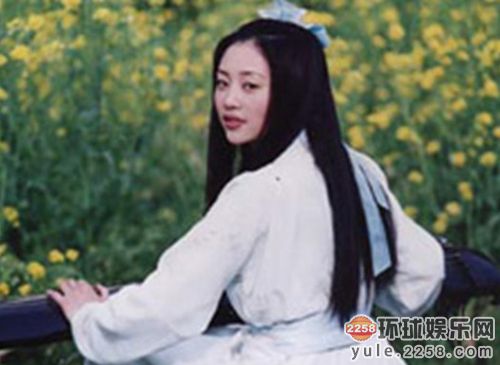 “同班不同命”北电96级12位美女现状：赵薇变富豪李佳嫁靳东