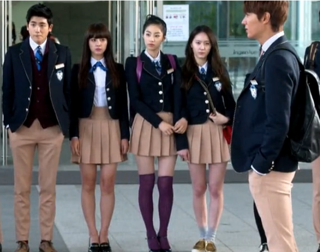 全球校服之最:竟泰国女生最性感(2)-千龙网·中国首都网