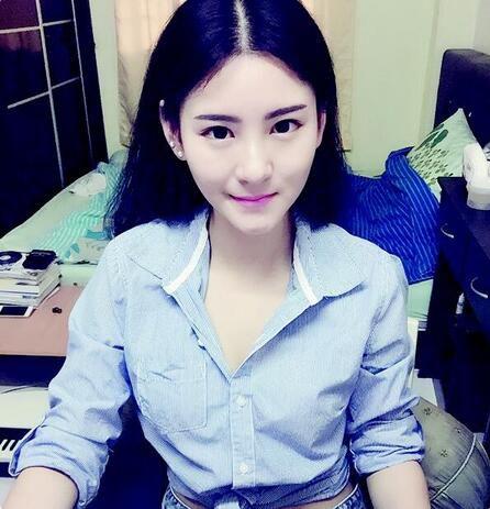 网络直播揭秘：当红女主播一月吸金30万