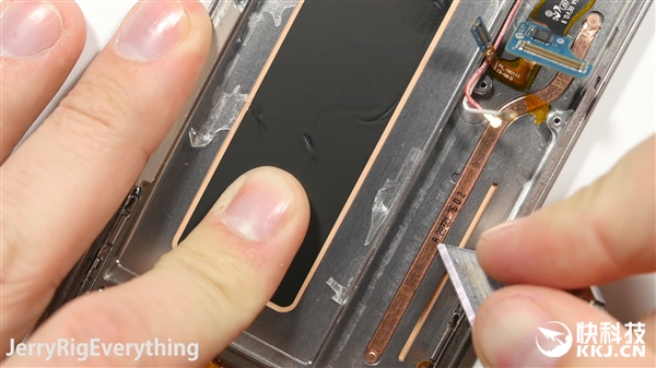 Galaxy S7 Edge详细拆解：割开铜管未见水冷